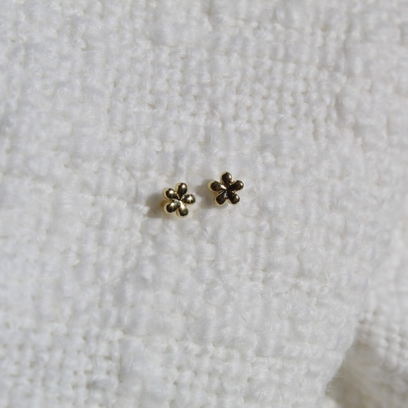 Sterling Silver Dainty Gold Flower Stud Earrings - Picture 6 of 8